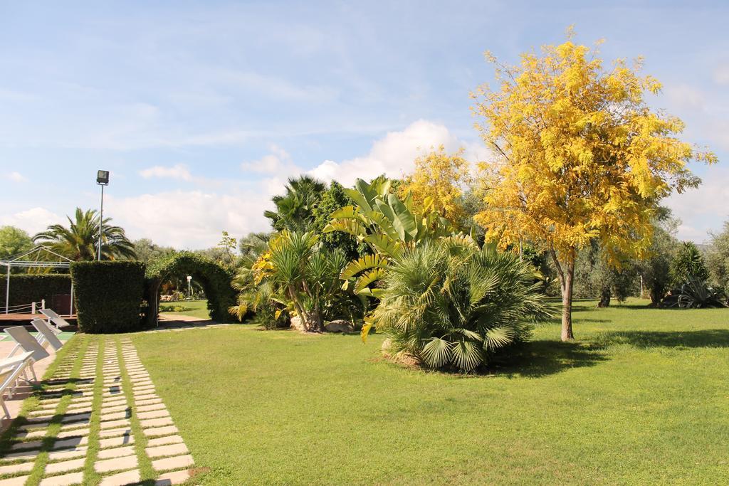 Valle Di Mare Country Resort Фонтане-Бьянке Экстерьер фото